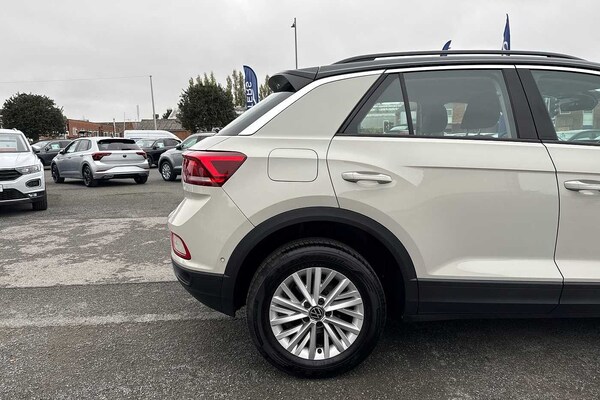 Used Volkswagen T-Roc 2023 for sale - 76228853: Photo 39
