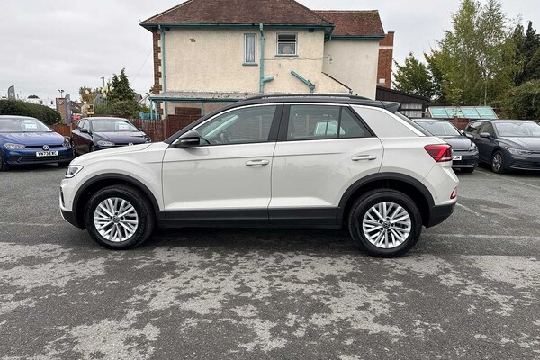 Used Volkswagen T-Roc 2023 for sale - 76228853: Photo 45