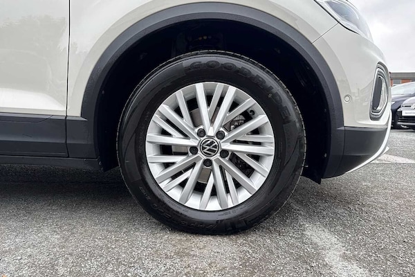Used Volkswagen T-Roc 2023 for sale - 76228853: Photo 5