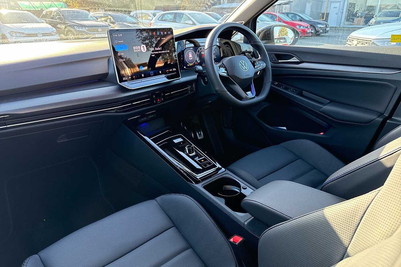 Used Volkswagen Golf 2025 for sale - 77412997: Photo 2