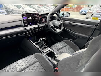 Used Volkswagen Golf 2025 for sale - 76139642: Photo 2
