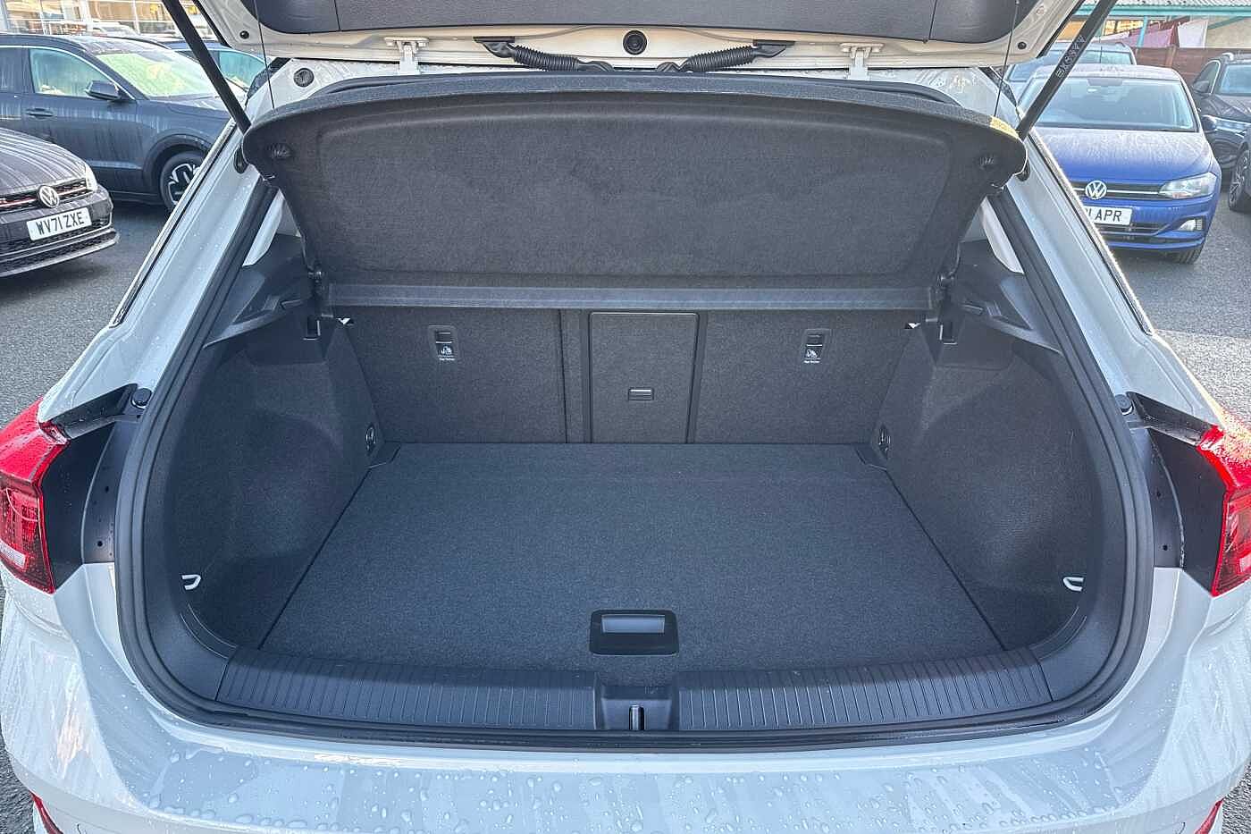 Used Volkswagen T-Roc 2022 for sale - 76692701: Photo 12