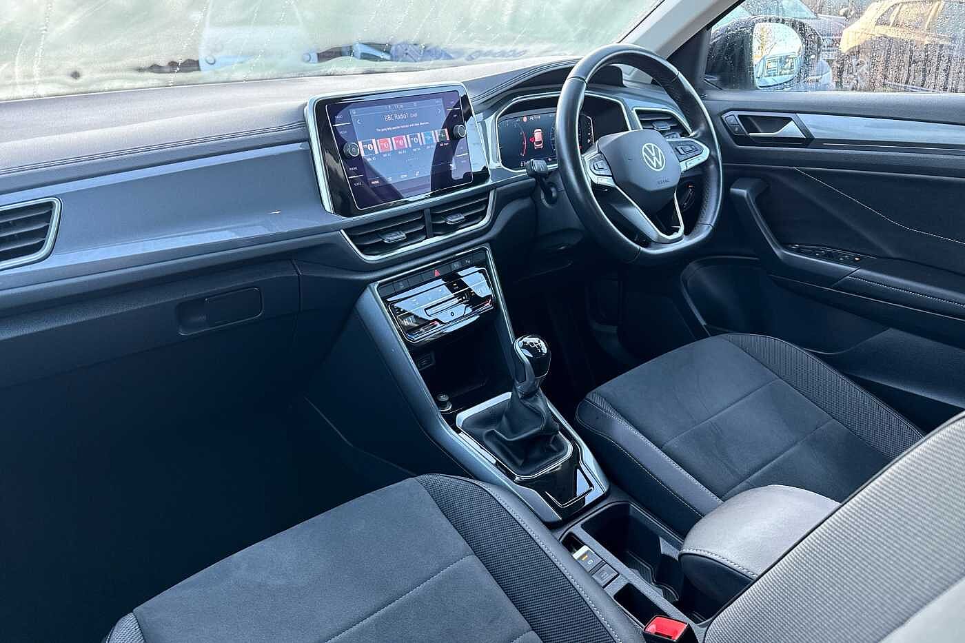 Used Volkswagen T-Roc 2022 for sale - 76692701: Photo 2