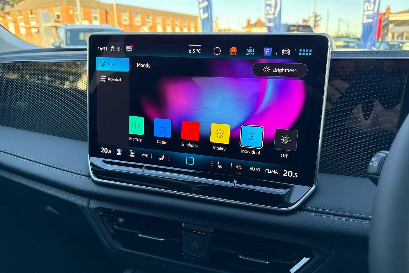 Used Volkswagen Tiguan 2025 for sale - 76800402: Photo 32