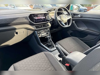 Used Volkswagen T-Cross 2019 for sale - 76458572: Photo