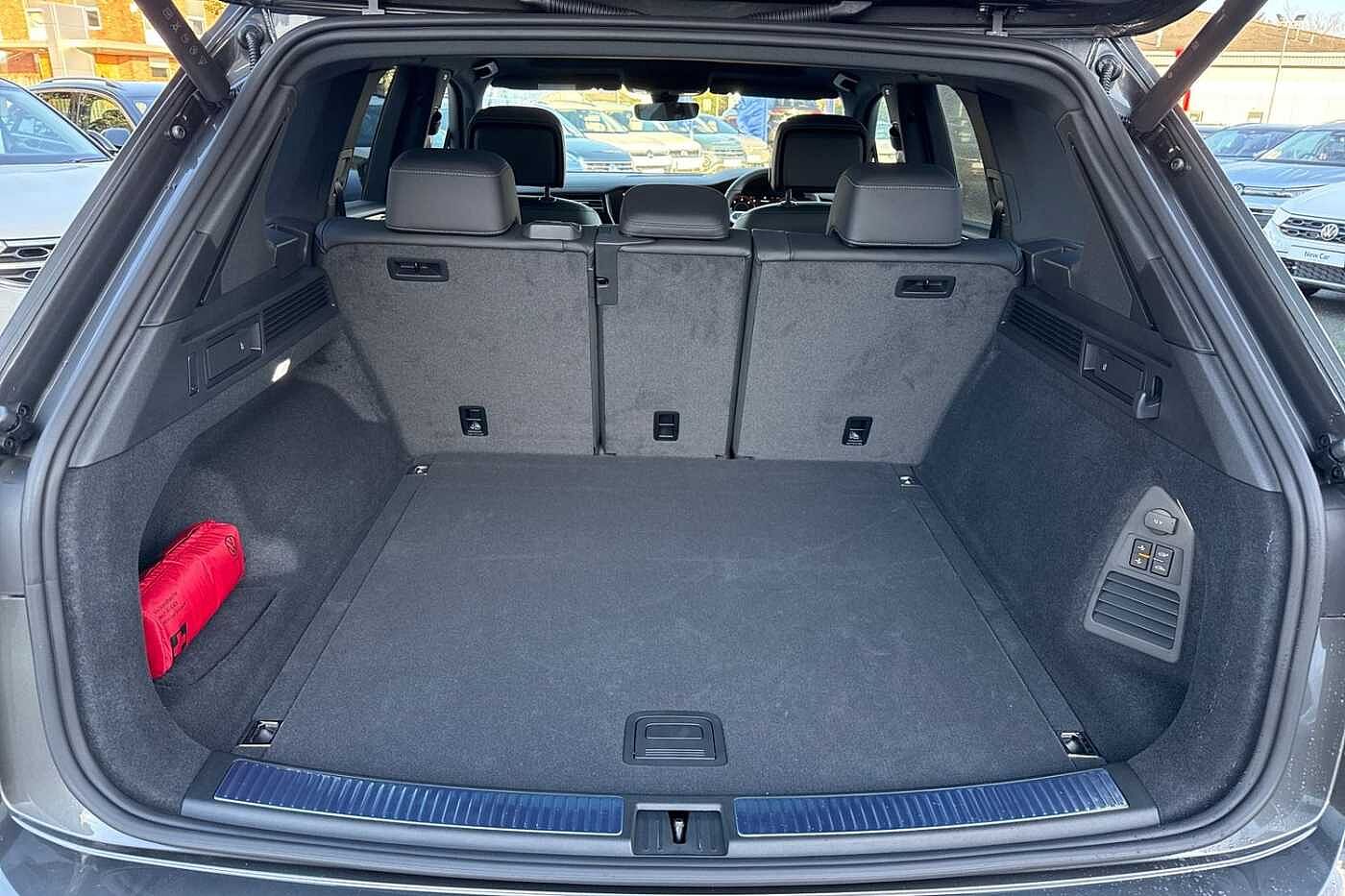 Used Volkswagen Touareg 2025 for sale - 77587958: Photo 11