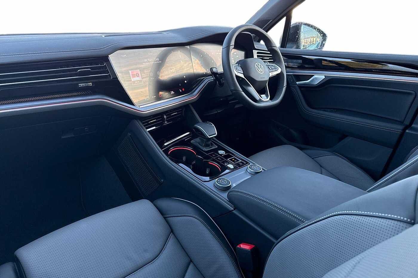 Used Volkswagen Touareg 2025 for sale - 77587958: Photo 2