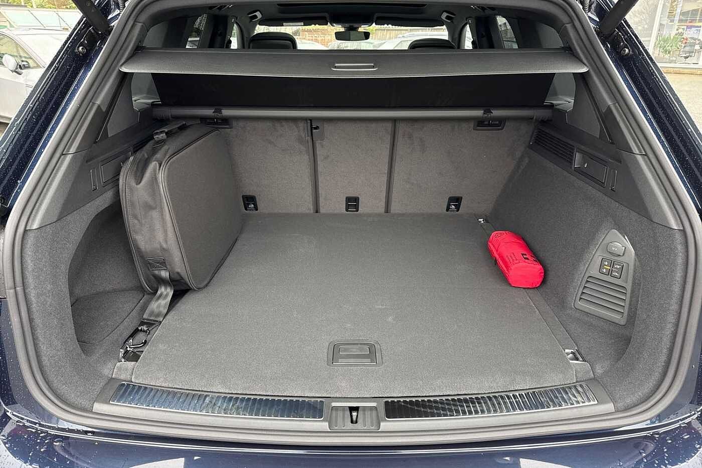 Used Volkswagen Touareg 2025 for sale - 77685165: Photo 11