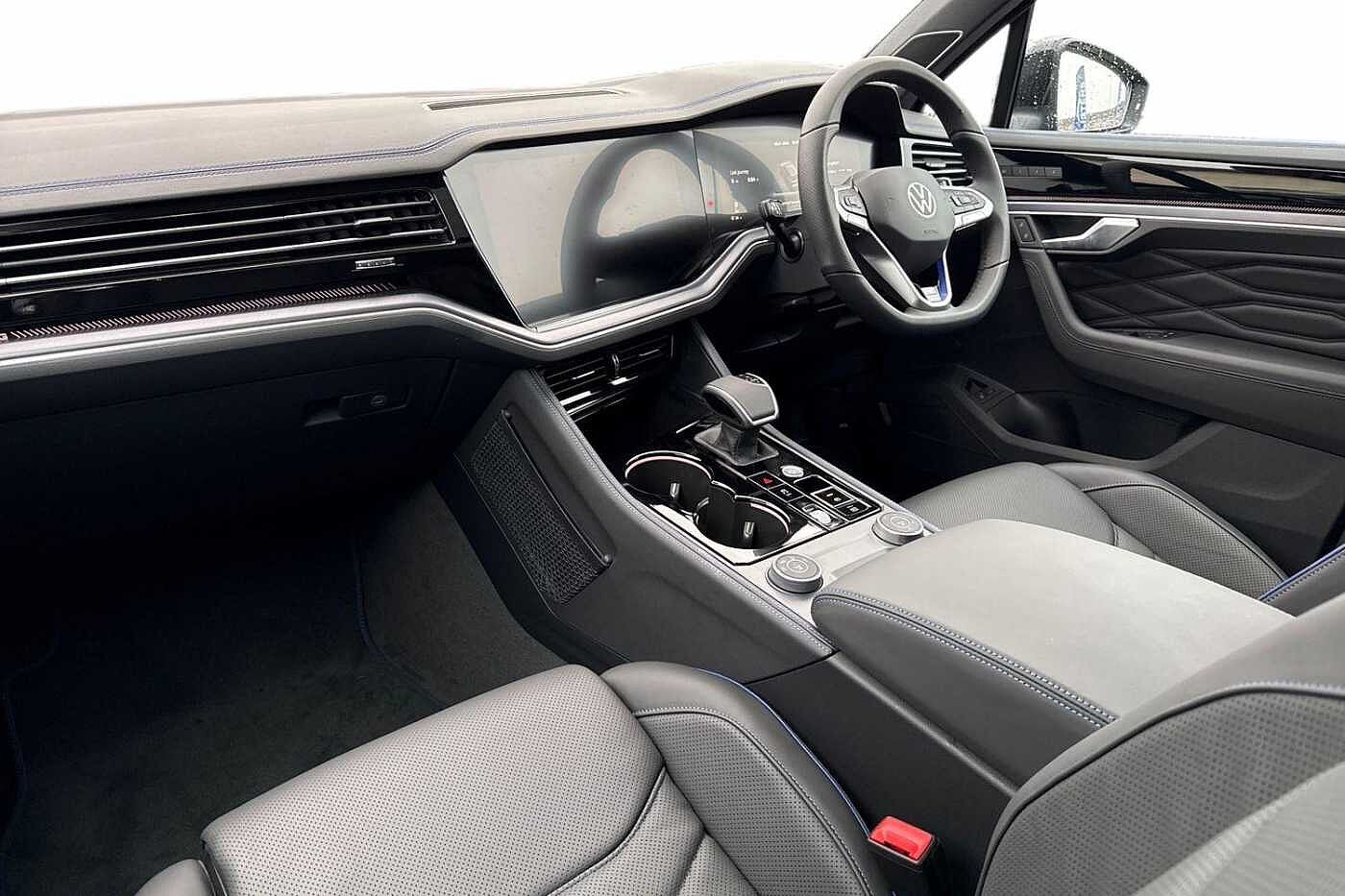 Used Volkswagen Touareg 2025 for sale - 77685165: Photo 2