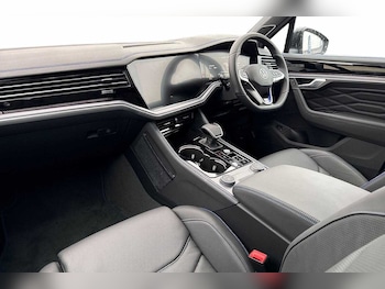 Used Volkswagen Touareg 2025 for sale - 77685165: Photo