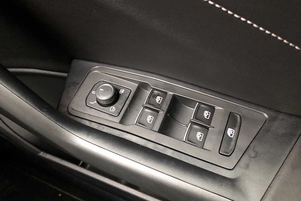 Used Volkswagen T-Roc 2023 for sale - 76228867: Photo 16
