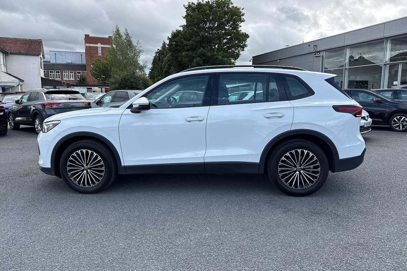 Used Volkswagen Tiguan 2024 for sale - 77725331: Photo 48