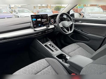 Used Volkswagen Golf 2025 for sale - 76285472: Photo 2