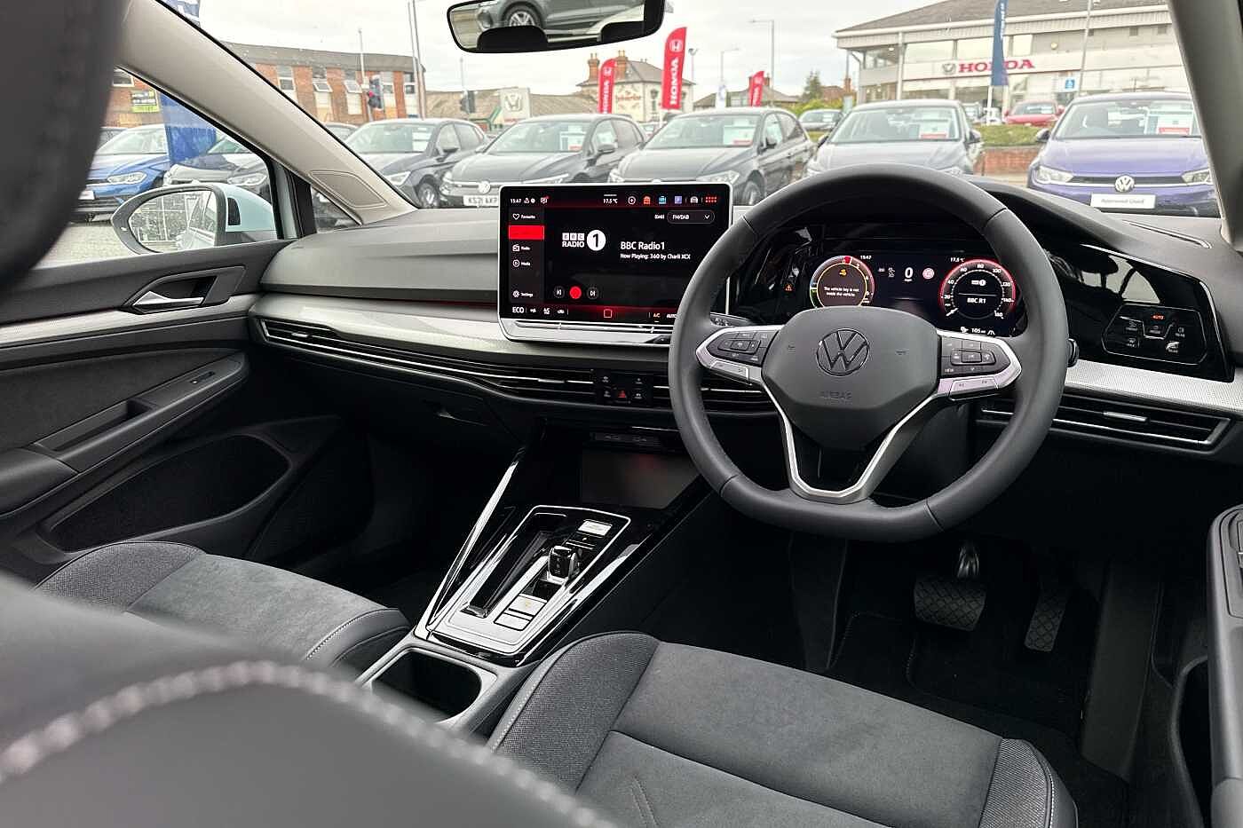 Used Volkswagen Golf 2025 for sale - 76937217: Photo 32