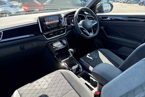 Used Volkswagen T-Roc 2025 for sale - 75155508: Photo 2