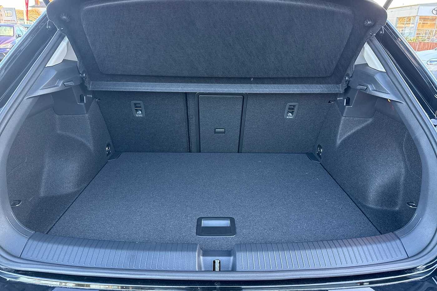 Used Volkswagen T-Roc 2025 for sale - 76458578: Photo 12