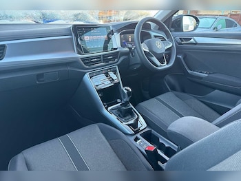 Used Volkswagen T-Roc 2025 for sale - 76458578: Photo