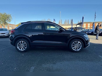 Used Volkswagen T-Roc 2025 for sale - 76458578: Photo