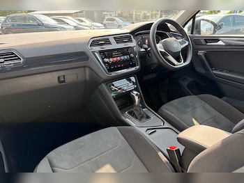 Used Volkswagen Tiguan 2023 for sale - 75403028: Photo