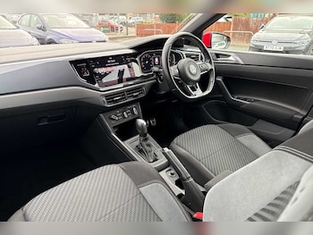 Used Volkswagen Polo 2019 for sale - 76139648: Photo 2