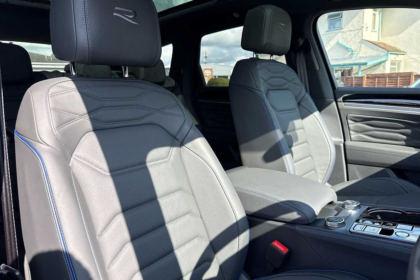 Used Volkswagen Touareg 2025 for sale - 76350487: Photo 13