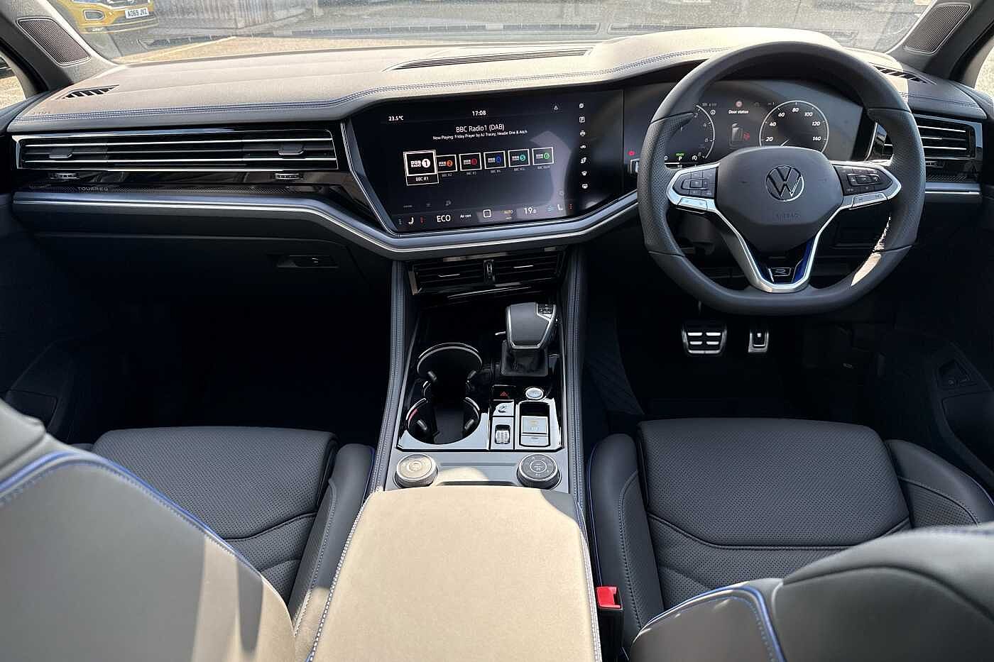 Used Volkswagen Touareg 2025 for sale - 76350487: Photo 8