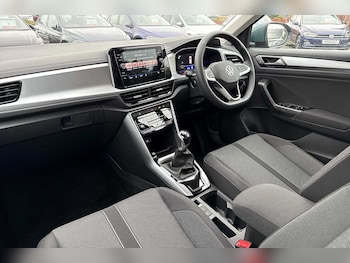 Used Volkswagen T-Roc 2025 for sale - 76154267: Photo