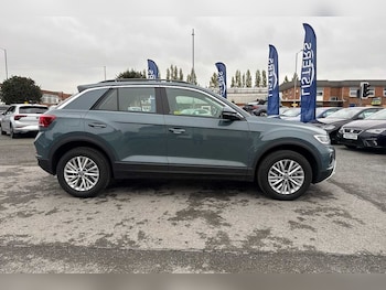 Used Volkswagen T-Roc 2025 for sale - 76154267: Photo