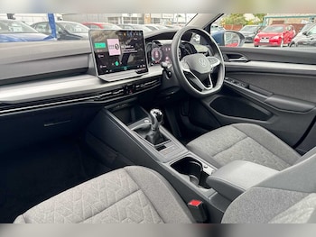 Used Volkswagen Golf 2024 for sale - 75966525: Photo 2