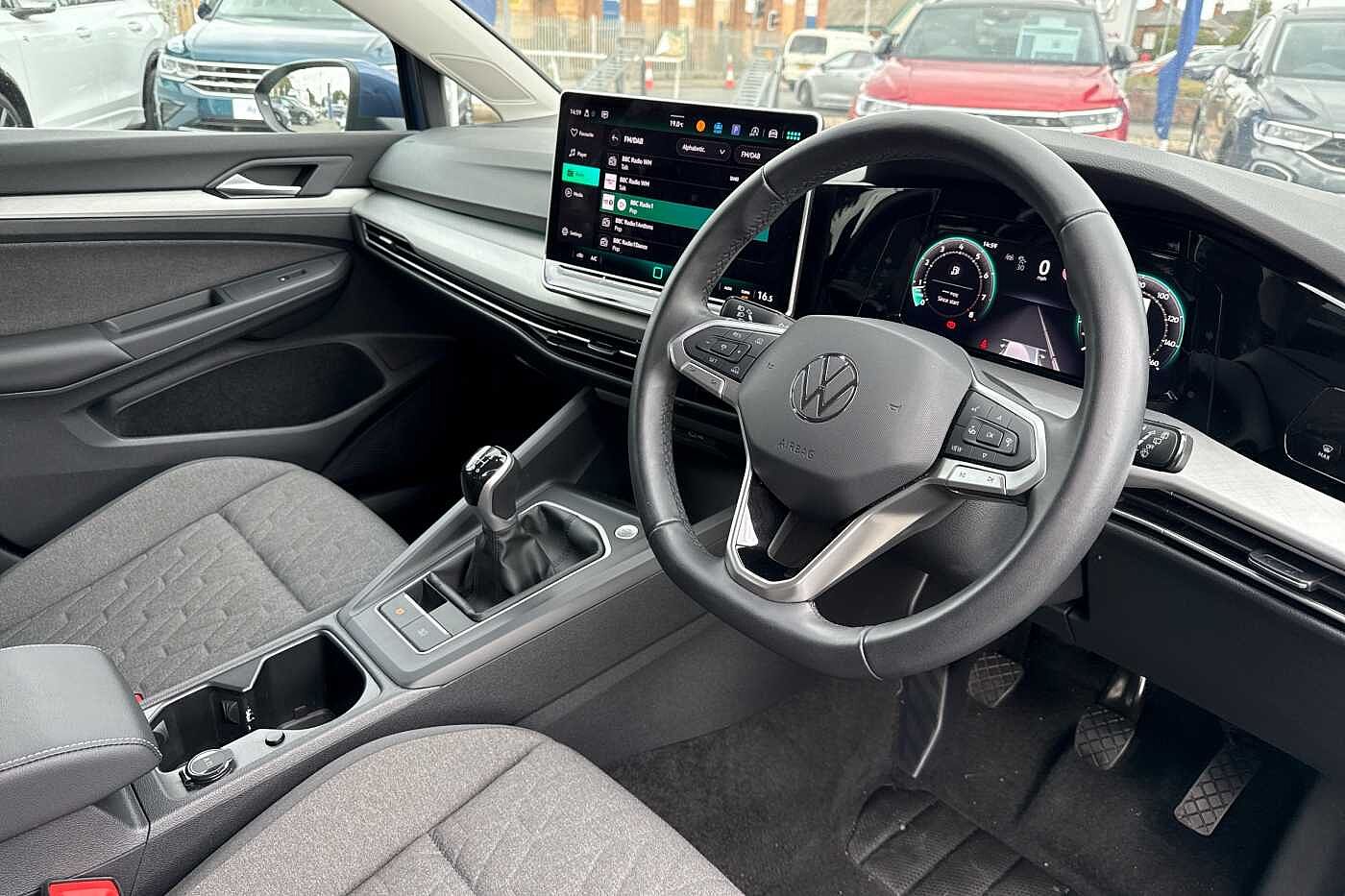 Used Volkswagen Golf 2024 for sale - 75966525: Photo 6