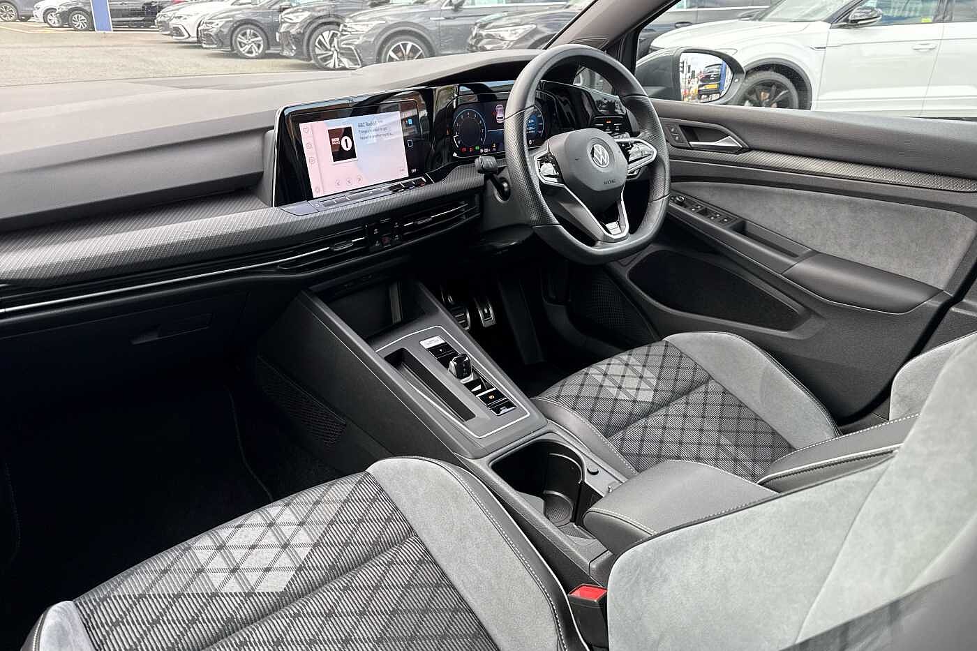 Used Volkswagen Golf 2022 for sale - 76139625: Photo 2