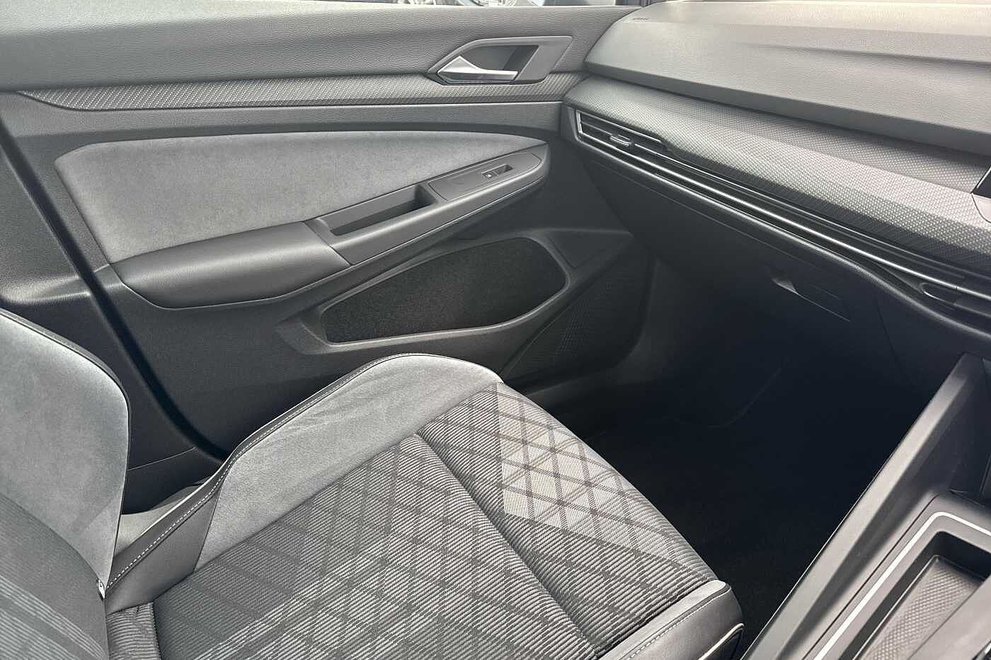 Used Volkswagen Golf 2022 for sale - 76139625: Photo 23