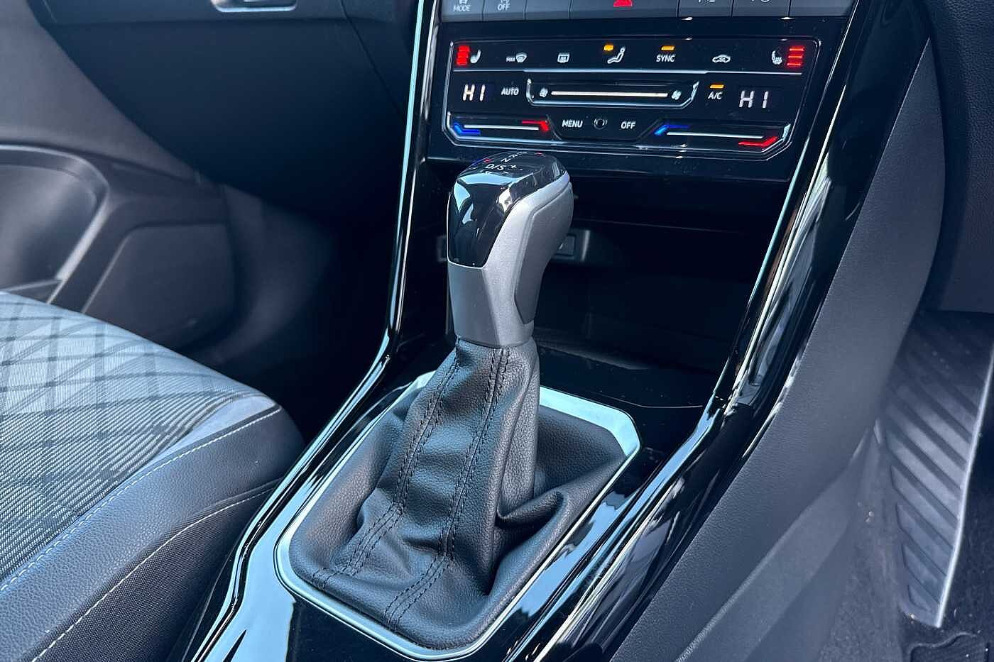 Used Volkswagen T-Roc 2023 for sale - 76458609: Photo 10