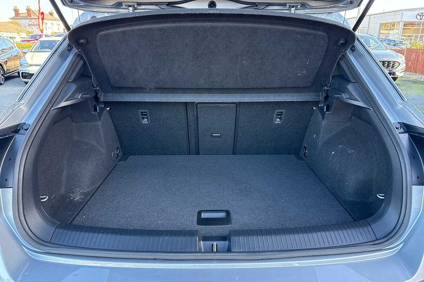 Used Volkswagen T-Roc 2023 for sale - 76458609: Photo 12