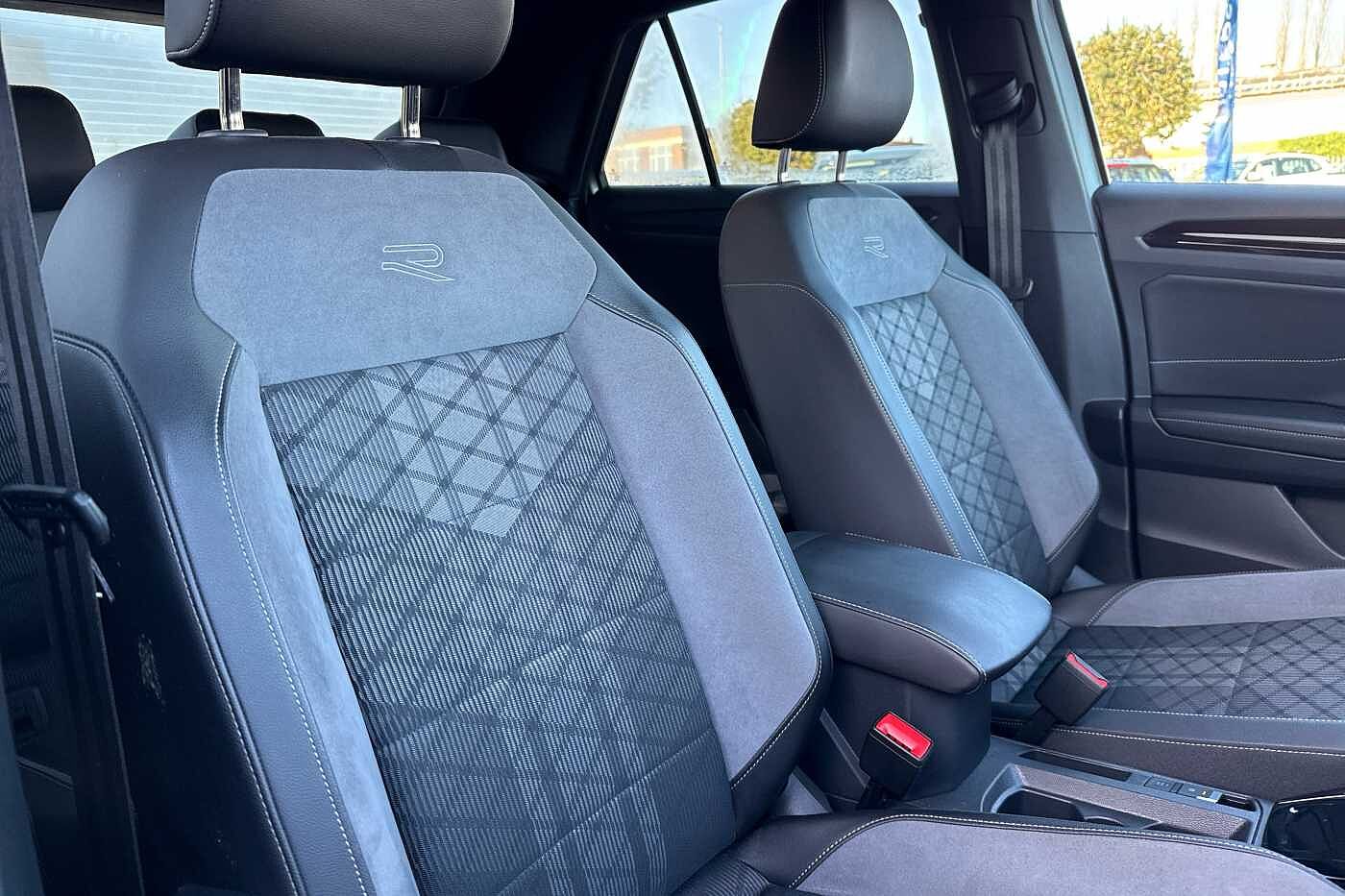 Used Volkswagen T-Roc 2023 for sale - 76458609: Photo 13