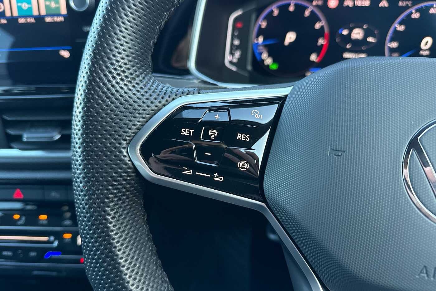 Used Volkswagen T-Roc 2023 for sale - 76458609: Photo 19