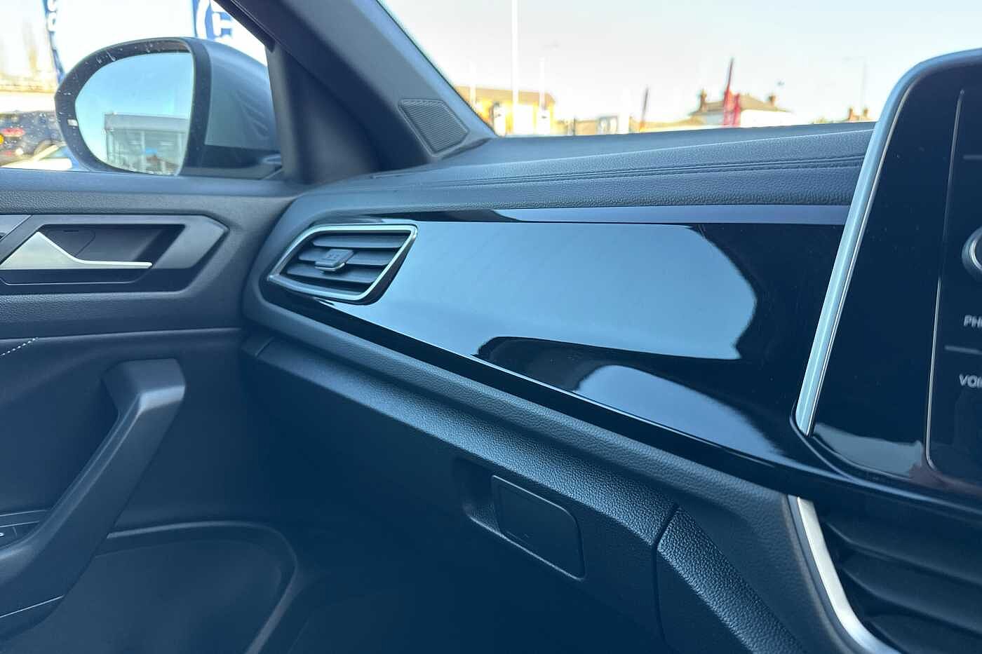 Used Volkswagen T-Roc 2023 for sale - 76458609: Photo 20