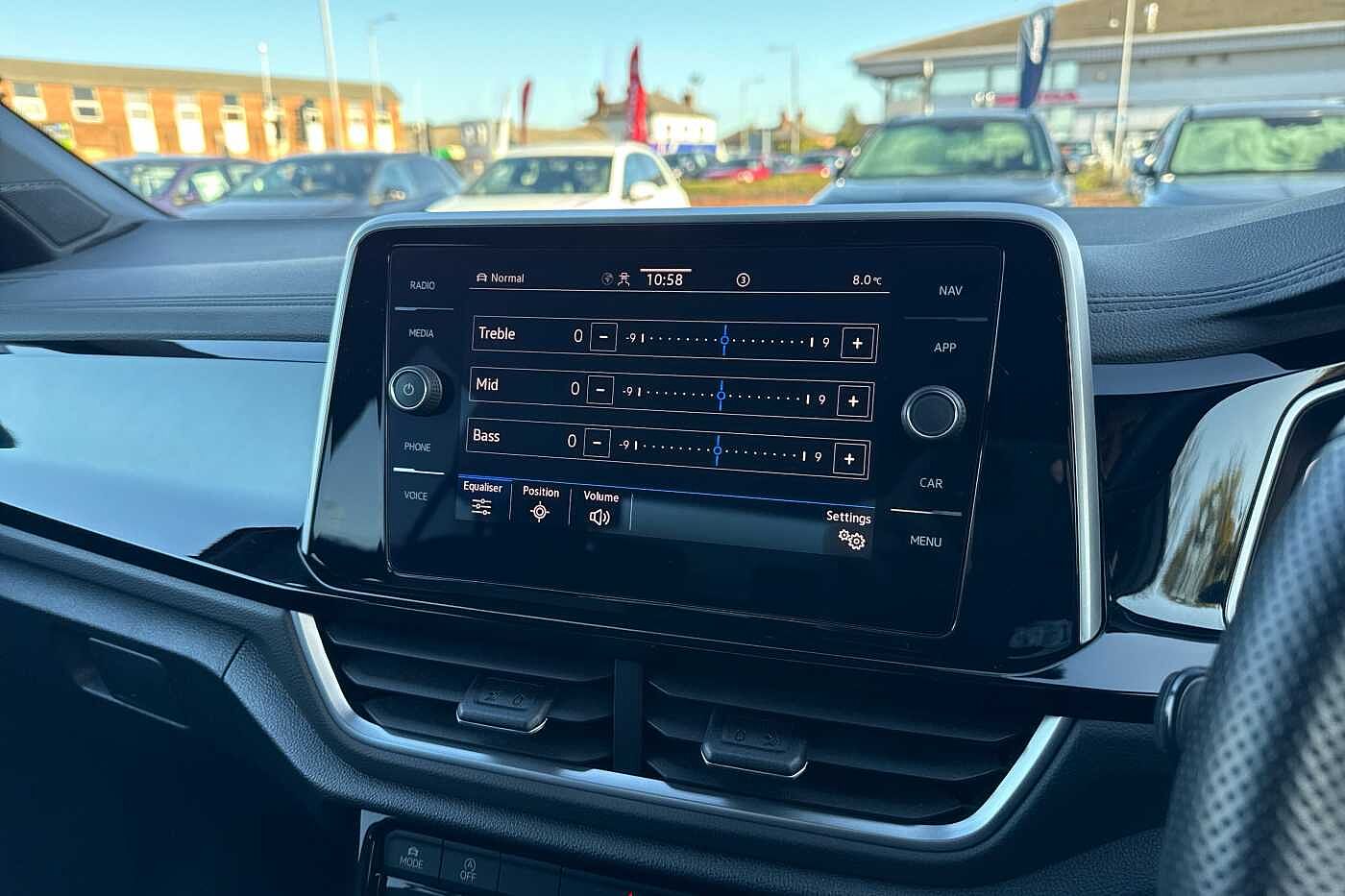 Used Volkswagen T-Roc 2023 for sale - 76458609: Photo 28