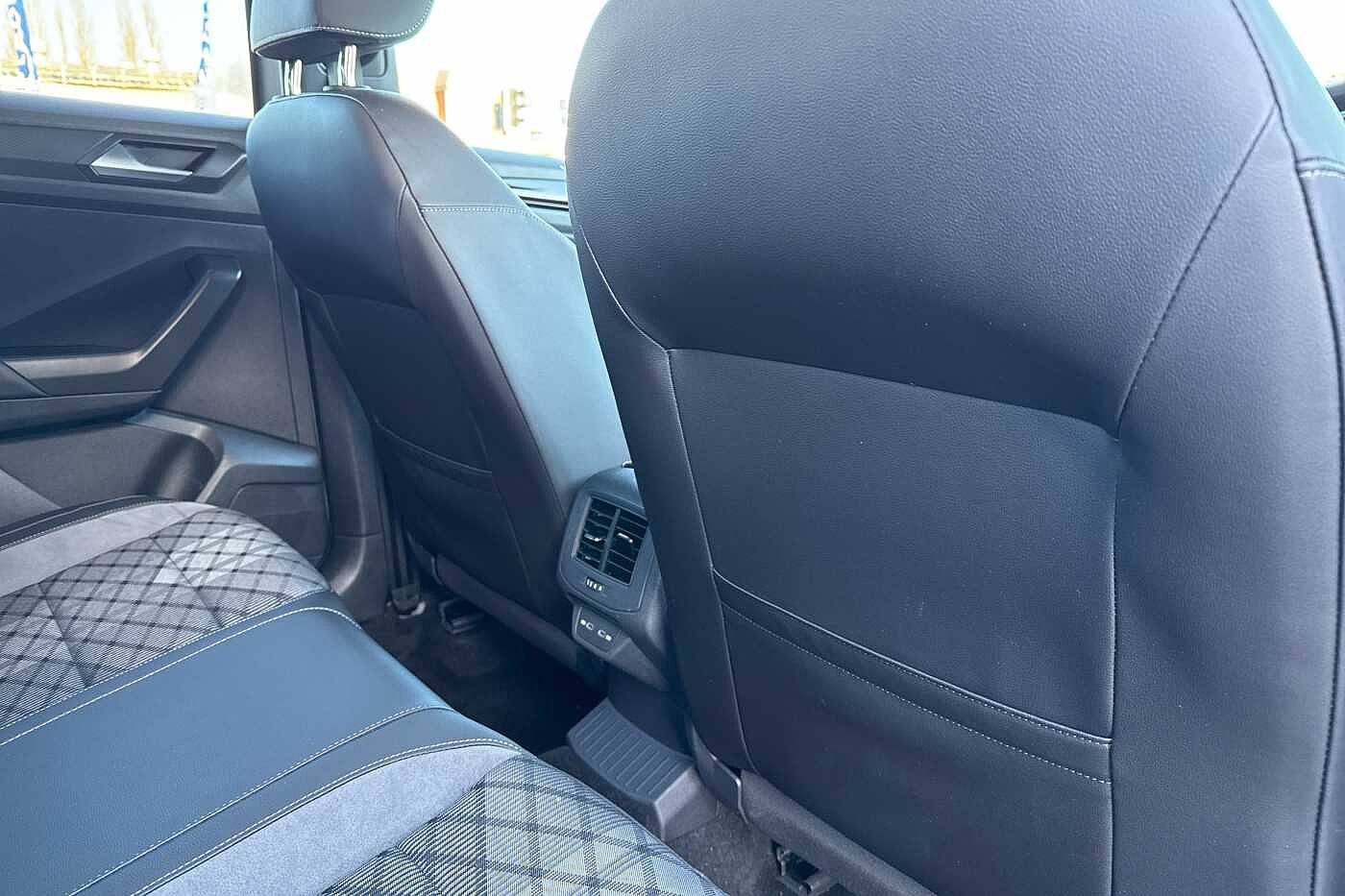 Used Volkswagen T-Roc 2023 for sale - 76458609: Photo 31