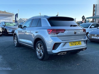 Used Volkswagen T-Roc 2023 for sale - 76458609: Photo