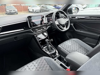 Used Volkswagen T-Roc 2025 for sale - 78476044: Photo