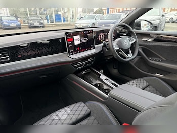 Used Volkswagen Passat 2024 for sale - 75553959: Photo