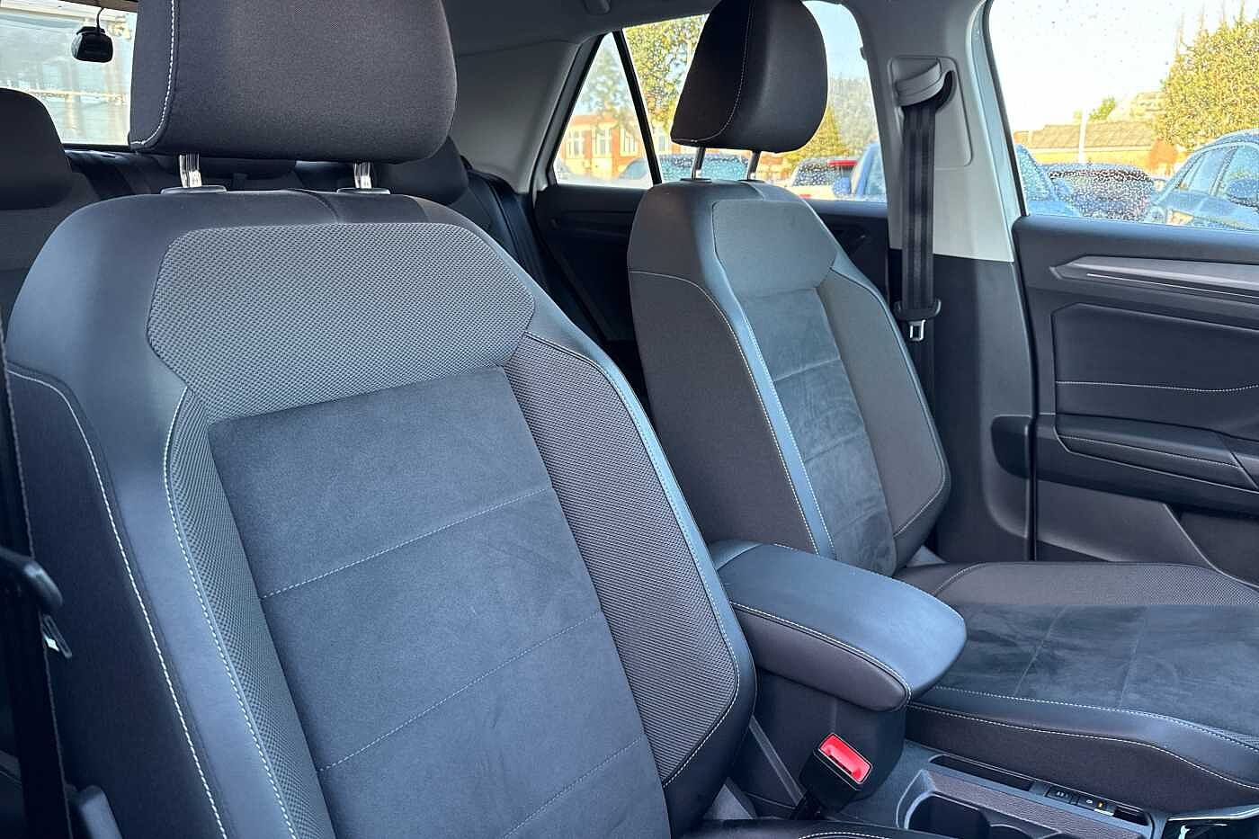 Used Volkswagen T-Roc 2023 for sale - 76586524: Photo 13