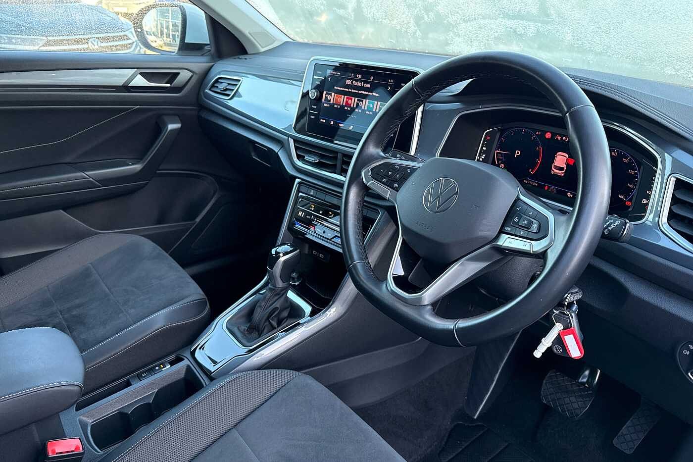 Used Volkswagen T-Roc 2023 for sale - 76586524: Photo 6