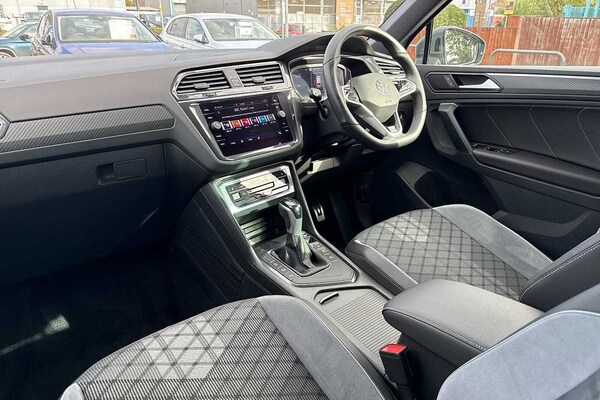 Used Volkswagen Tiguan 2023 for sale - 76190603: Photo 2