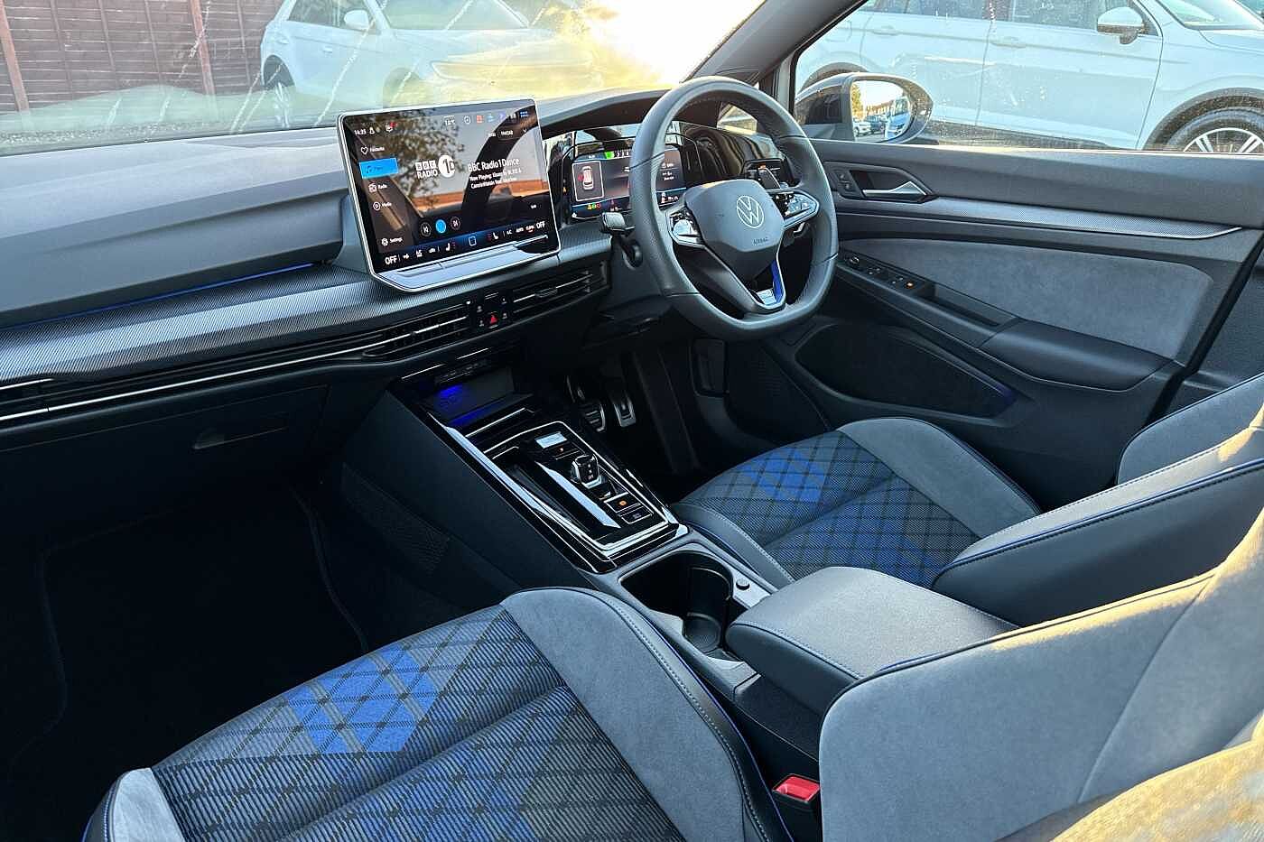 Used Volkswagen Golf 2025 for sale - 76692706: Photo 2