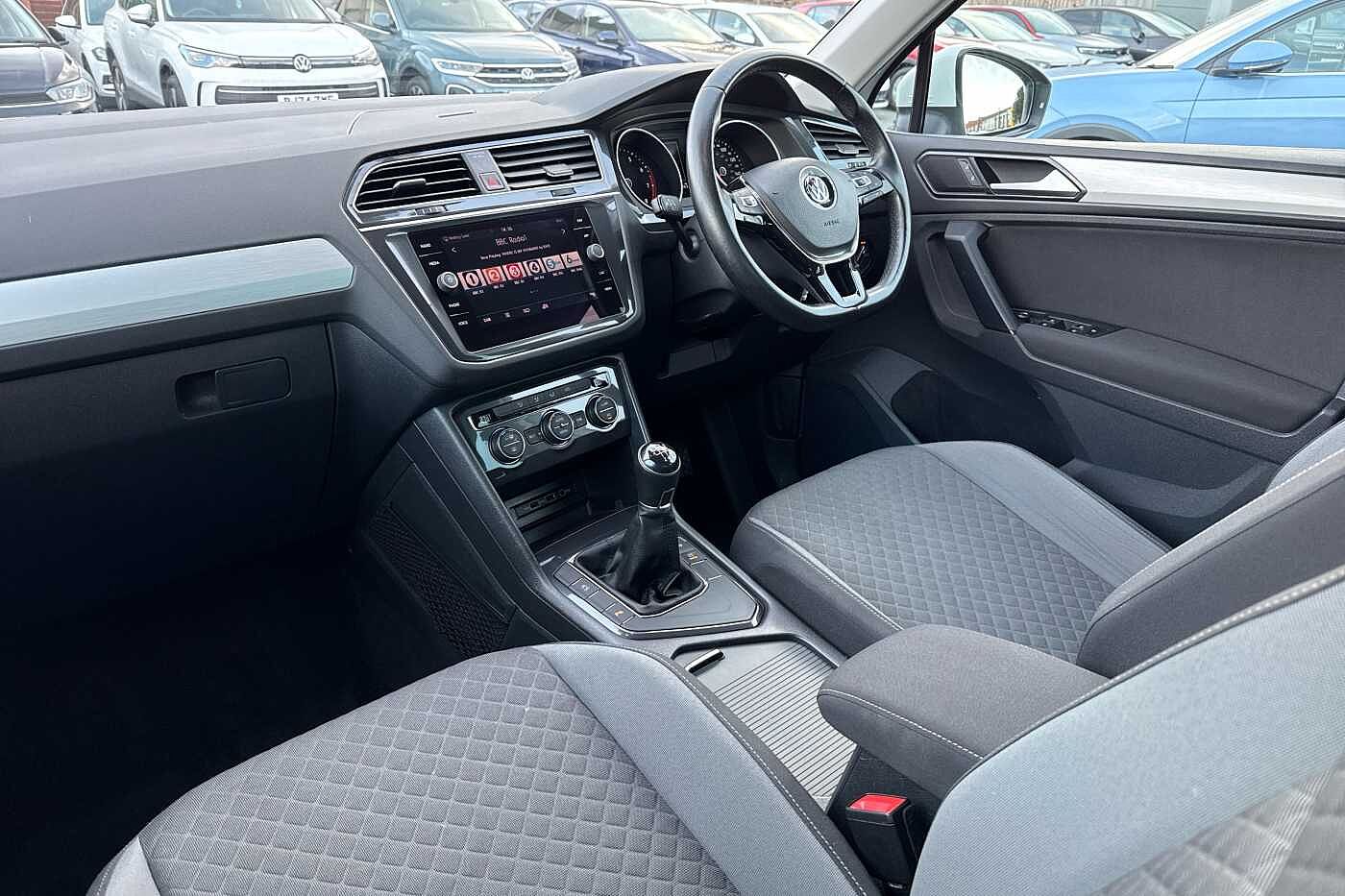 Used Volkswagen Tiguan 2018 for sale - 76539538: Photo 2