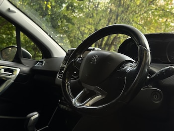 Used Peugeot 2008 2016 for sale - 75954172: Photo