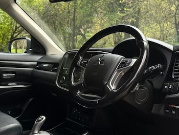 Used Mitsubishi Outlander 2018 for sale - 76239798: Photo 2