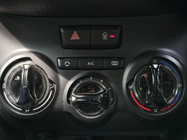 Used Peugeot 208 2018 for sale - 75553088: Photo 19